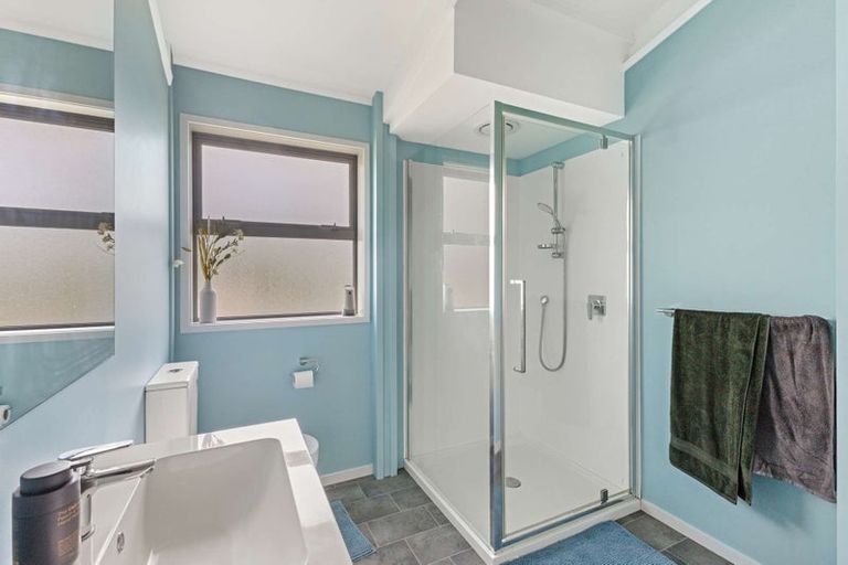 Photo of property in 14 Nevada Drive, Merrilands, New Plymouth, 4312