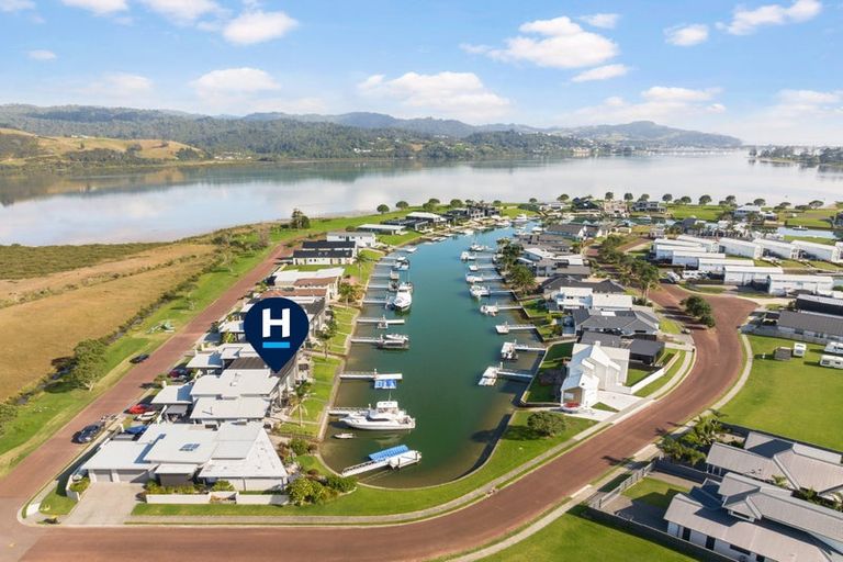 Photo of property in 166a Waterways Parade, Pauanui, Hikuai, 3579