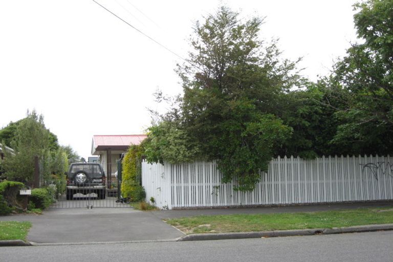 Photo of property in 70 Avondale Road, Avondale, Christchurch, 8061