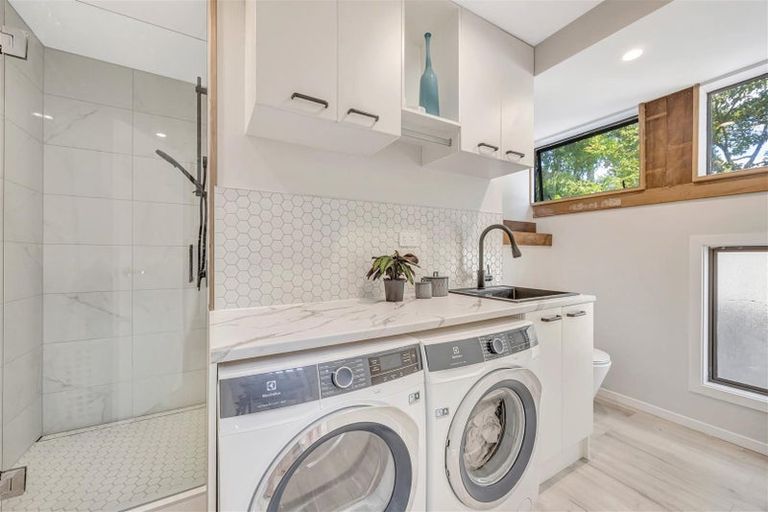 Photo of property in 8 Opoia Road, Hamilton East, Hamilton, 3216