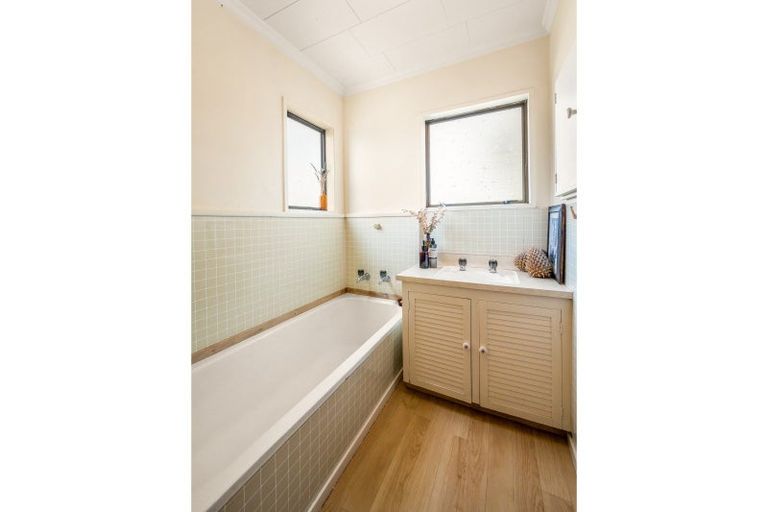 Photo of property in 111 Lakeview Terrace, Lake Hawea, Wanaka, 9382