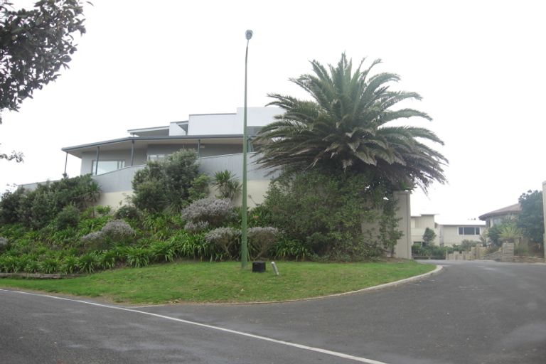 Photo of property in 4 The Palms, Raumati Beach, Paraparaumu, 5032