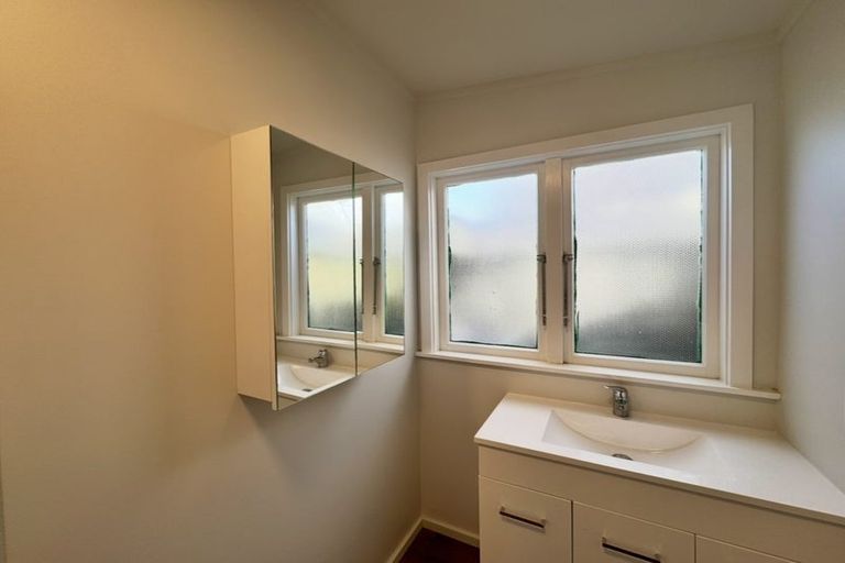 Photo of property in 146 Featherston Street, Palmerston North, 4410