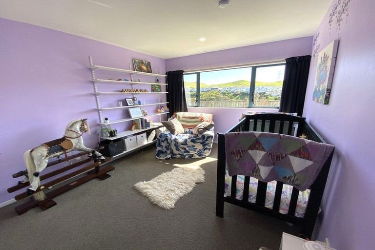 Photo of property in 5 Nether Green Crescent, Johnsonville, Wellington, 6037