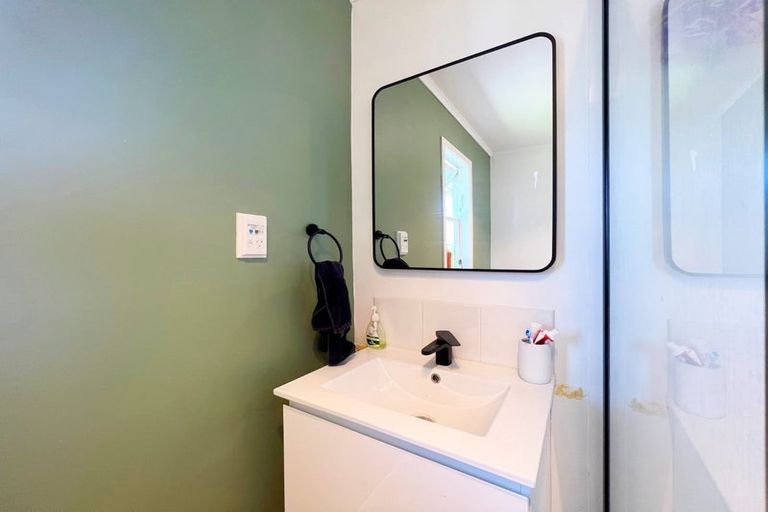 Photo of property in 10 Thornton Place, Melville, Hamilton, 3206