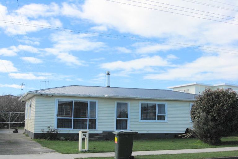 Photo of property in 5 Meadowvale Drive, Levin, 5510