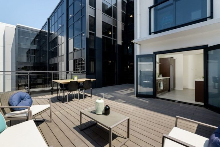 Photo of property in 2-06/424 Maunganui Road, Mount Maunganui, 3116