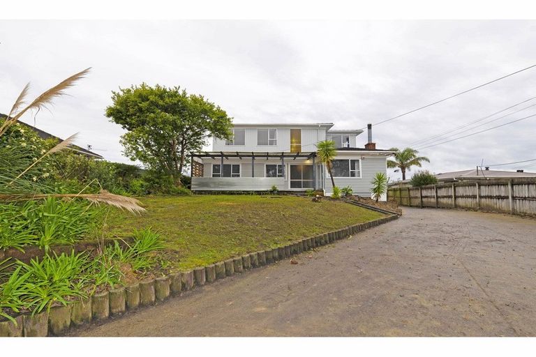 Photo of property in 207 Don Buck Road, Massey, Auckland, 0614