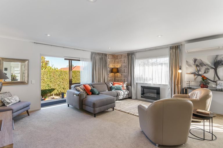 Photo of property in 26 Palmcrest Grove, Highland Park, Auckland, 2010