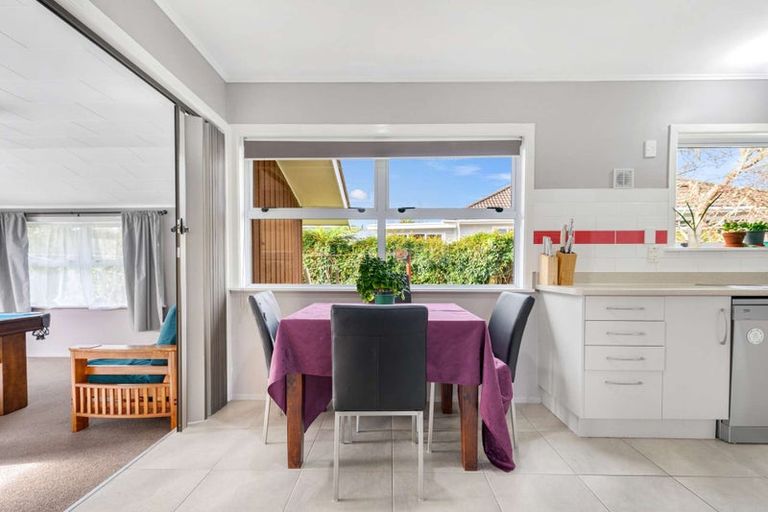 Photo of property in 1 Clyde Street, Utuhina, Rotorua, 3015