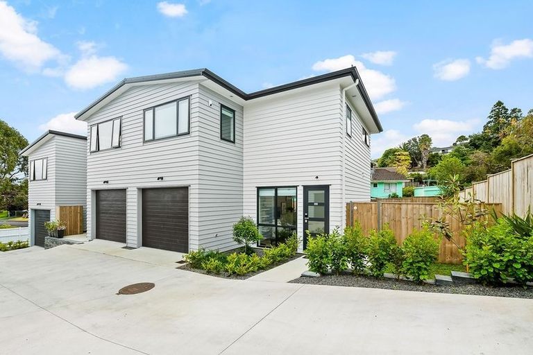 Photo of property in 66c Donovan Avenue, Massey, Auckland, 0614