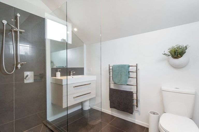 Photo of property in 12 Nightingale Place, Papanui, Christchurch, 8053