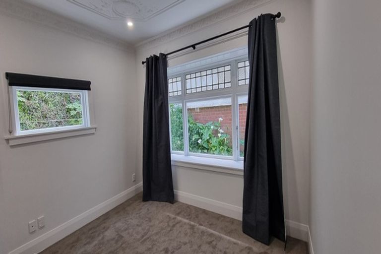 Photo of property in 16 Raroa Road, Kelburn, Wellington, 6012