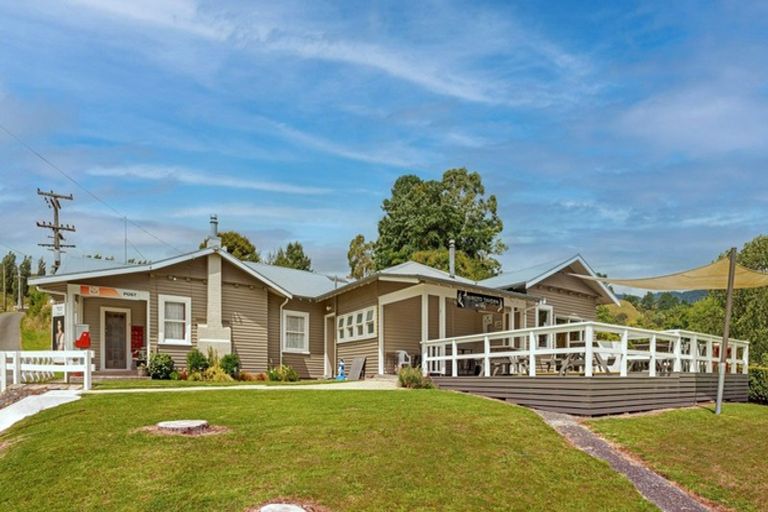 Photo of property in 2 School Road, Tiniroto, Manutuke, 4078