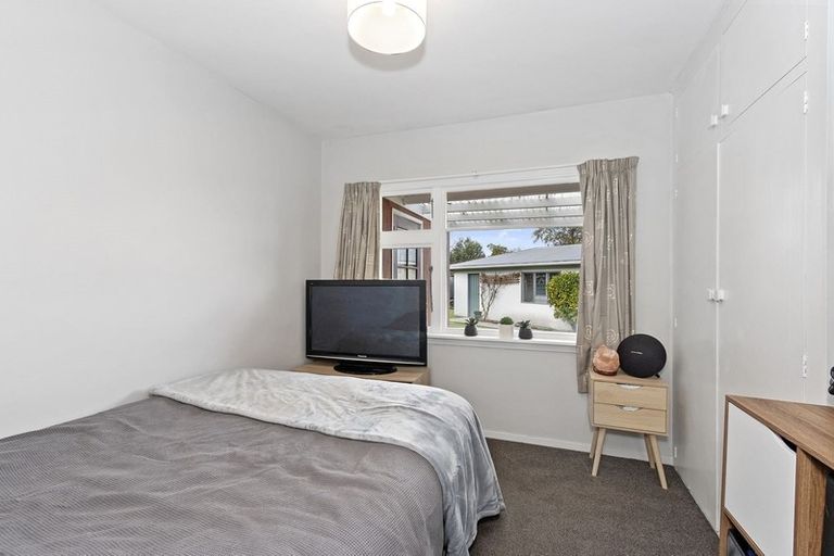 Photo of property in 27 Barclay Place, Burwood, Christchurch, 8061