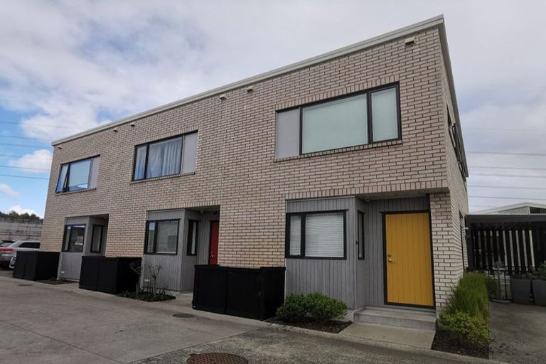 Photo of property in 12b Titoki Street, Te Atatu Peninsula, Auckland, 0610