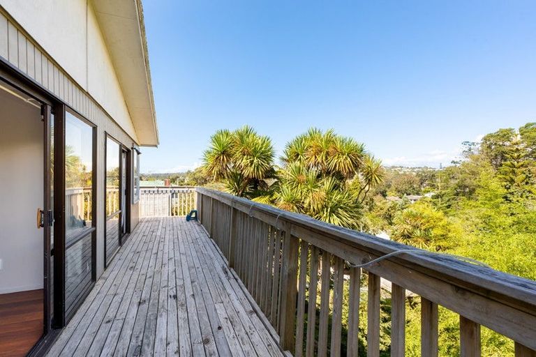 Photo of property in 11 Fordham Street, Beach Haven, Auckland, 0626