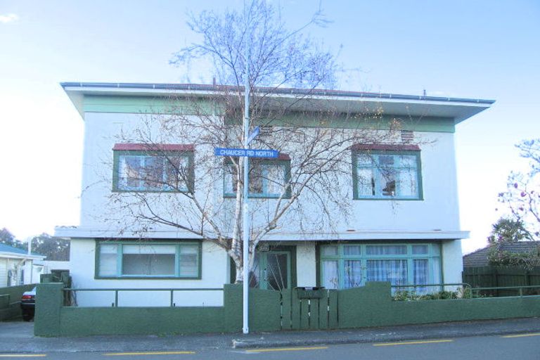 Photo of property in 105 Chaucer Road, Hospital Hill, Napier, 4110