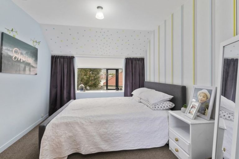 Photo of property in 15 Mcbain Grove, Avalon, Lower Hutt, 5011