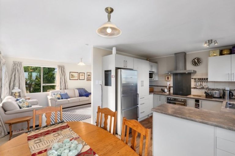 Photo of property in 3 Waipounamu Drive, Kelson, Lower Hutt, 5010