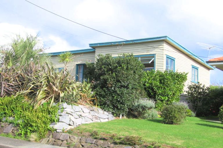 Photo of property in 15 Rushden Terrace, Red Beach, 0932