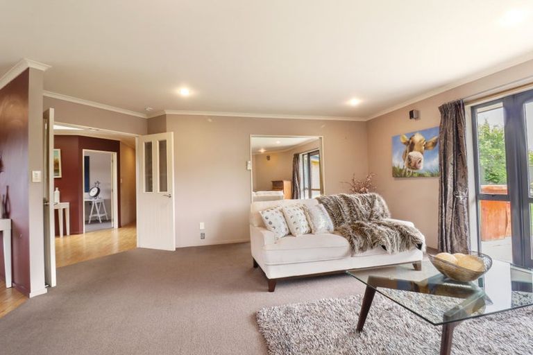 Photo of property in 8 Antonia Place, Aidanfield, Christchurch, 8025