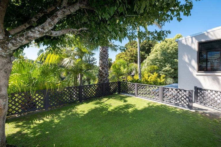 Photo of property in 61 Napier Terrace, Hospital Hill, Napier, 4110