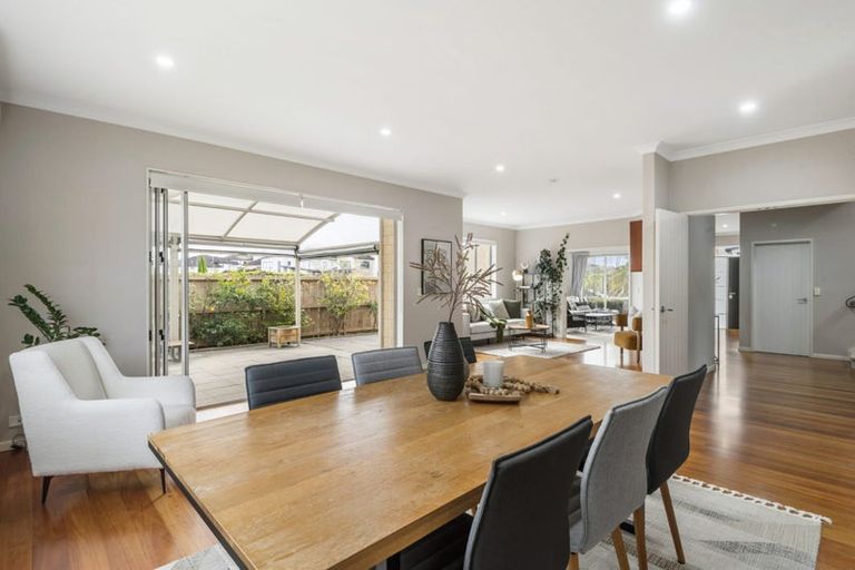 Photo of property in 42 Laurel Oak Drive, Schnapper Rock, Auckland, 0632