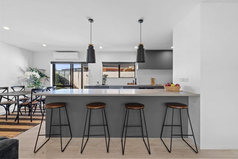 Photo of property in 2/99 Riverside Road, Orewa, 0931