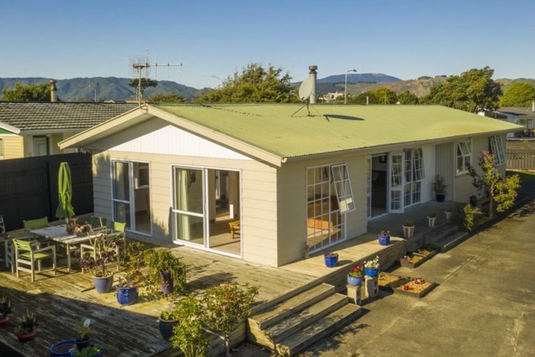 Photo of property in 13 Rangiatea Street, Paraparaumu Beach, Paraparaumu, 5032