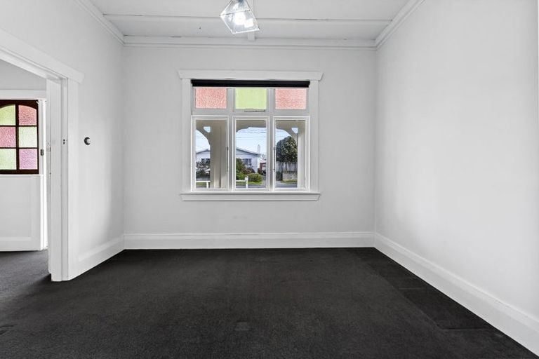 Photo of property in 25 Paynters Avenue, Strandon, New Plymouth, 4312