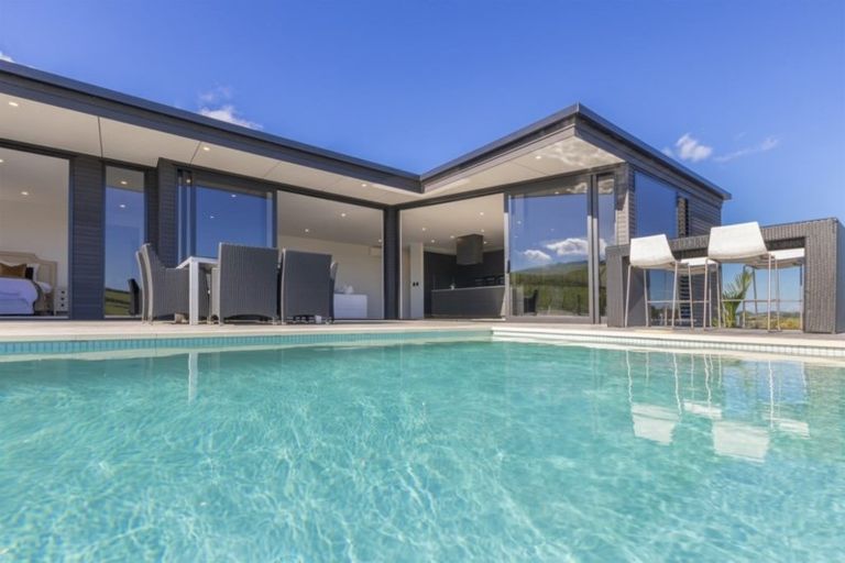 Photo of property in 15 Laly Haddon Place, Matakana, Warkworth, 0985