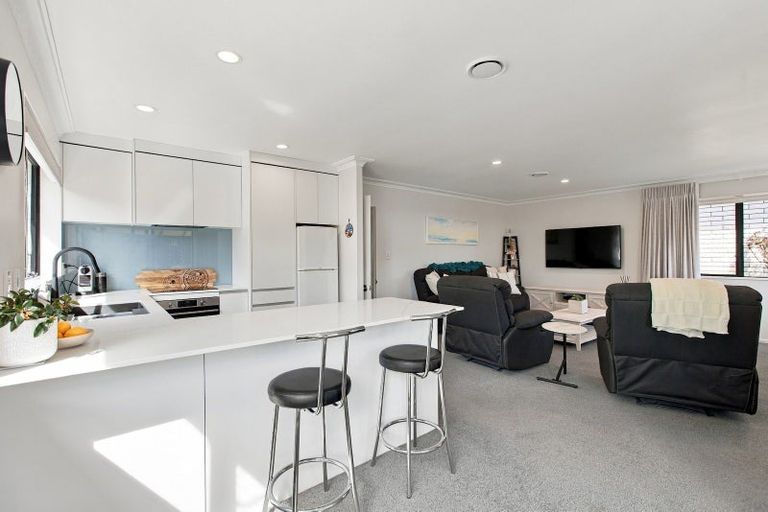 Photo of property in 3/30 Whiteley Street, Moturoa, New Plymouth, 4310