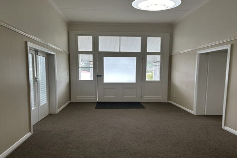 Photo of property in 36 The Parade, Island Bay, Wellington, 6023