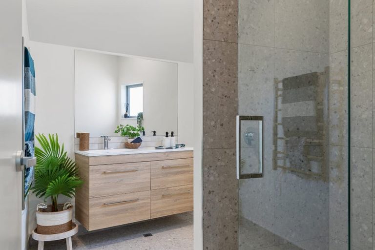 Photo of property in 1/24 Pickering Crescent, Chedworth, Hamilton, 3210