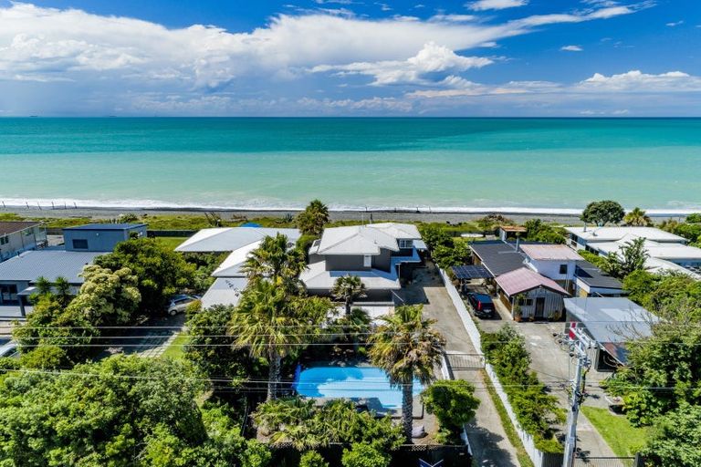 Photo of property in 243 Clifton Road, Te Awanga, 4102