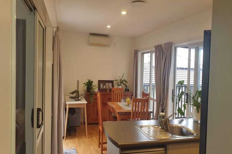 Photo of property in 81a Percy Kinsman Crescent, Riverstone Terraces, Upper Hutt, 5018