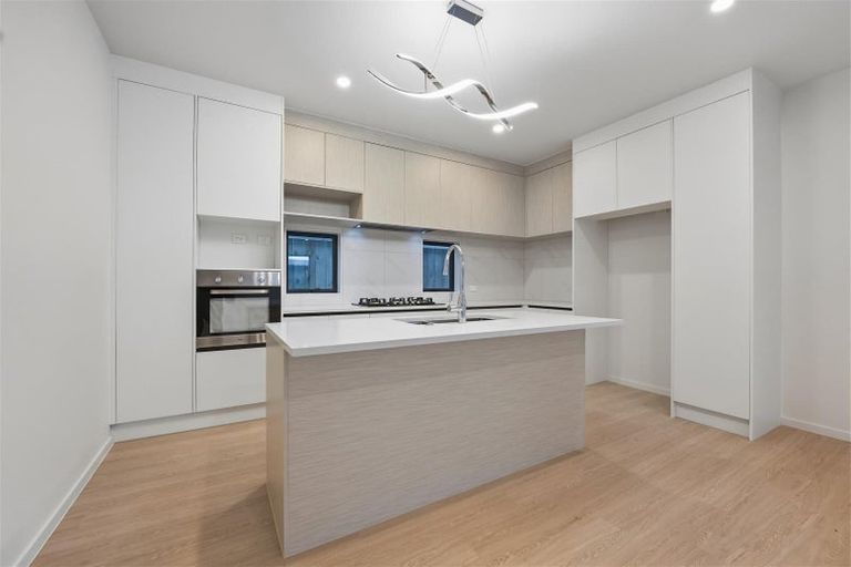 Photo of property in 50 Whakairo Crescent, Gulf Harbour, Whangaparaoa, 0930