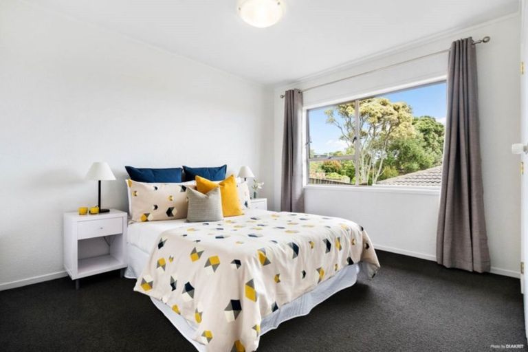 Photo of property in 1/11 Lynngate Place, Hillcrest, Auckland, 0627