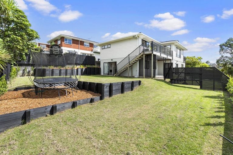 Photo of property in 15 Mcdowell Crescent, Hillcrest, Auckland, 0627