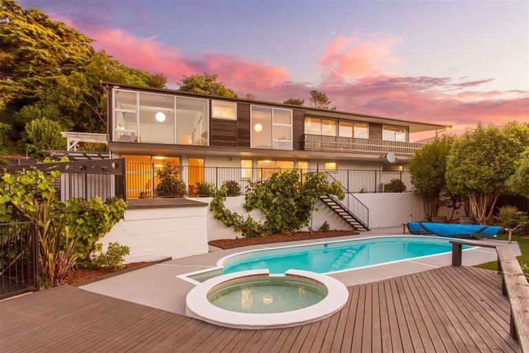 Photo of property in 8 Pentre Terrace, Cashmere, Christchurch, 8022