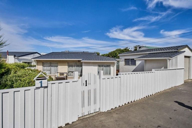 Photo of property in 1 Ferry Street, Seatoun, Wellington, 6022
