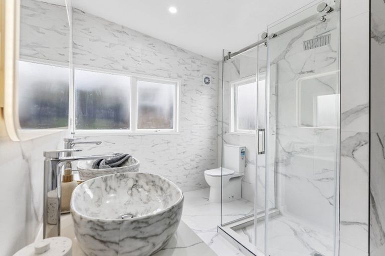 Photo of property in 3a Pah Road, Cockle Bay, Auckland, 2014