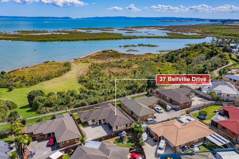 Photo of property in 37 Bellville Drive, Clendon Park, Auckland, 2103