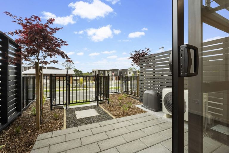 Photo of property in 53 Jabuka Street, Glen Eden, Auckland, 0602