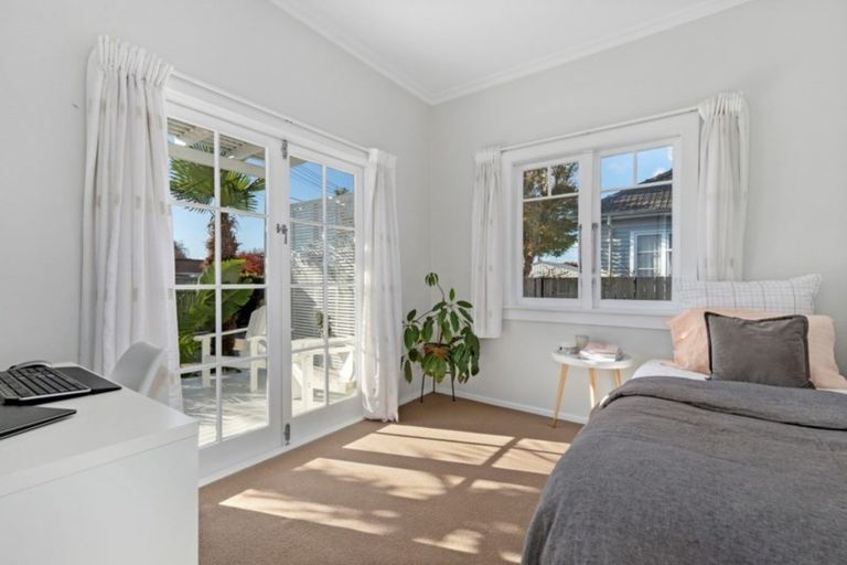 Photo of property in 8a Bains Avenue, Hamilton East, Hamilton, 3216