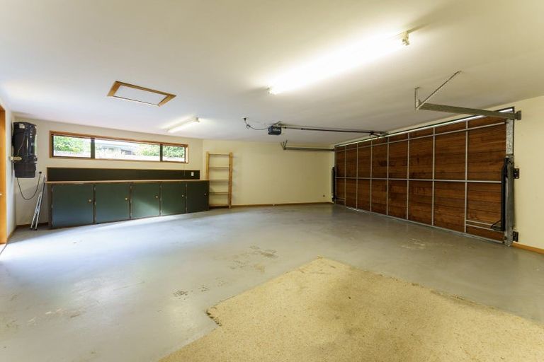 Photo of property in 27 Thornwood Place, Redwood, Christchurch, 8051