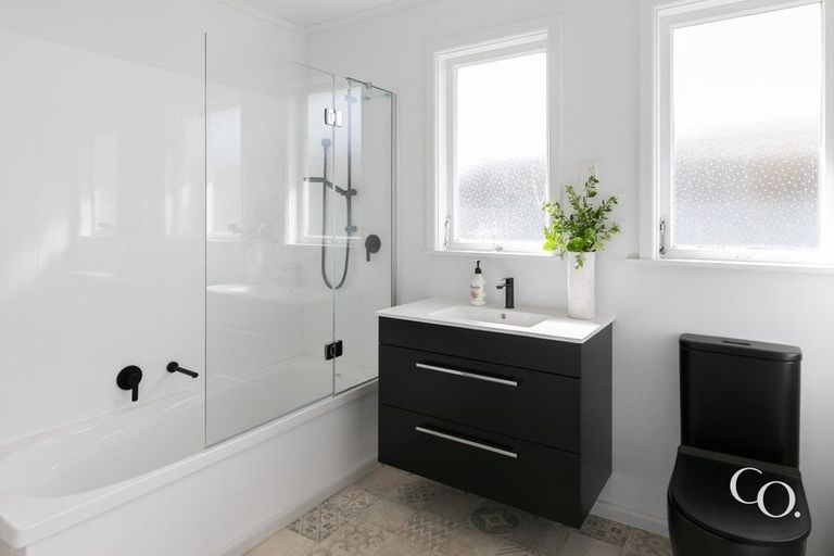 Photo of property in 27 Upham Street, Havelock North, 4130