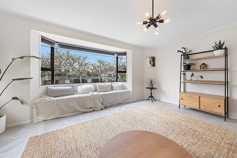 Photo of property in 206 Glengarry Road, Glen Eden, Auckland, 0602