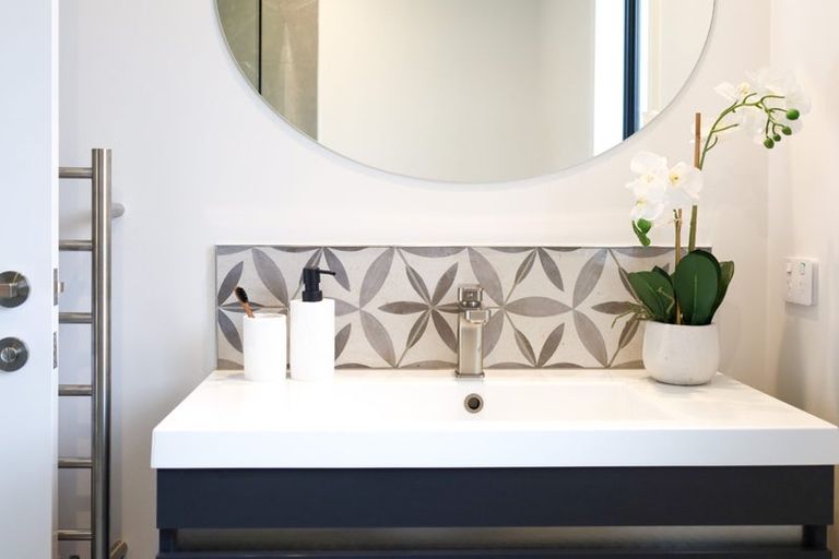 Photo of property in 9 Samuel Place, Terrace End, Palmerston North, 4410